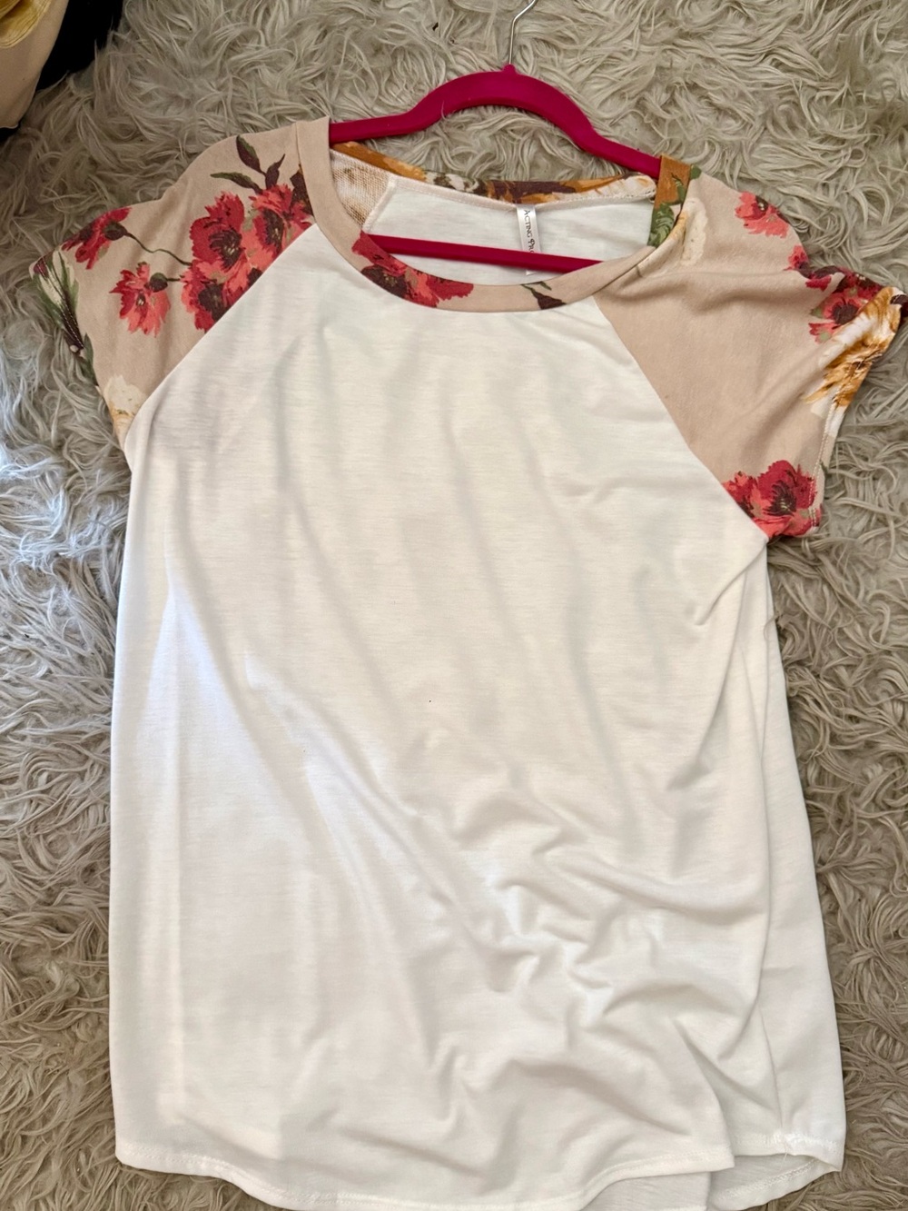 Acting Pro Cream Raglan Top with Floral Short Sleeves